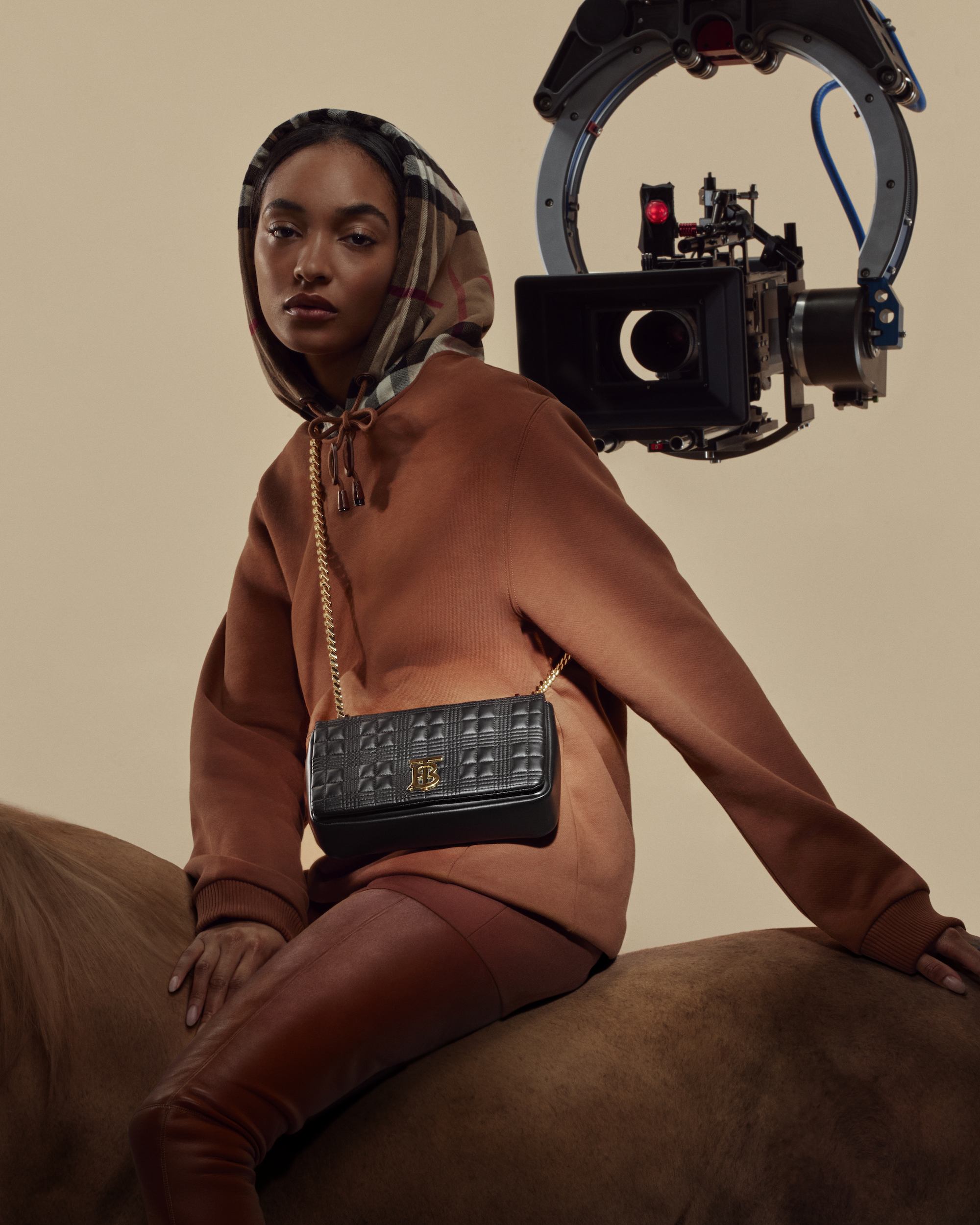 Burberry Introduces the Lola Bag Campaign - hero images c Courtesy of Burberry _ Torso Solutions_007.jpg