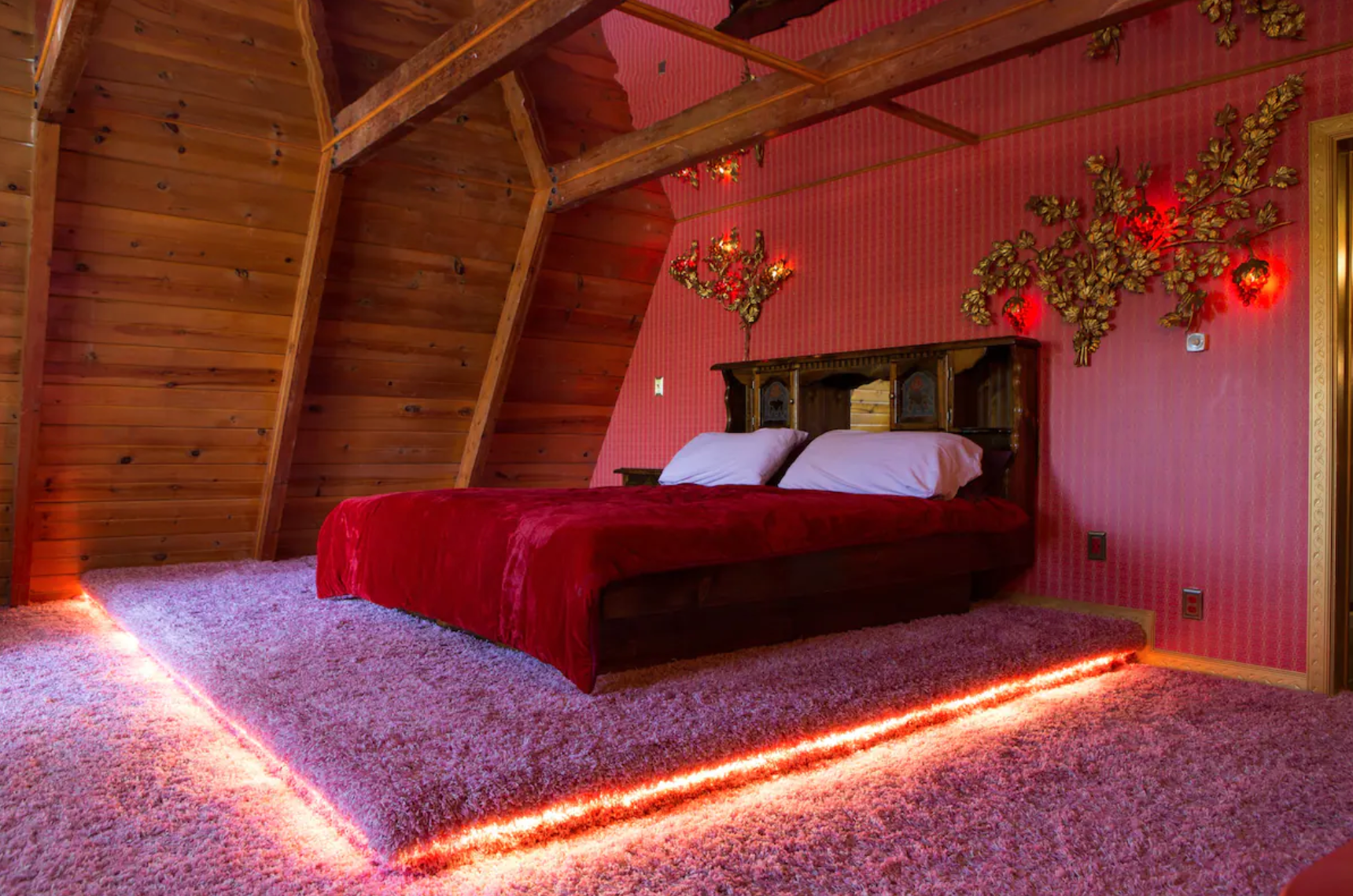The Sexiest Kitsch Hotels Designed for You to Bone 2022