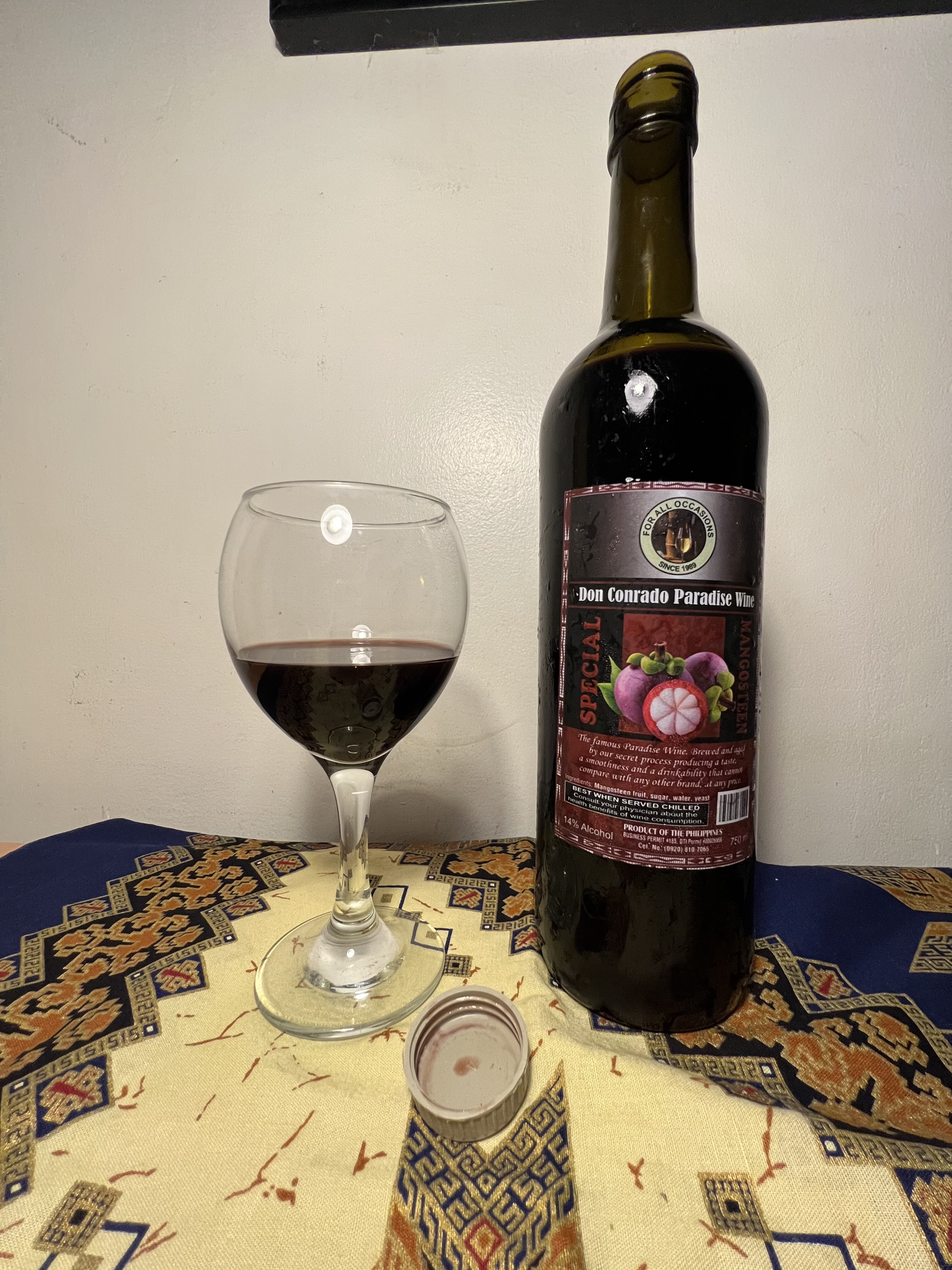 Wine manggis memiliki warna merah gelap mirip anggur merah asli