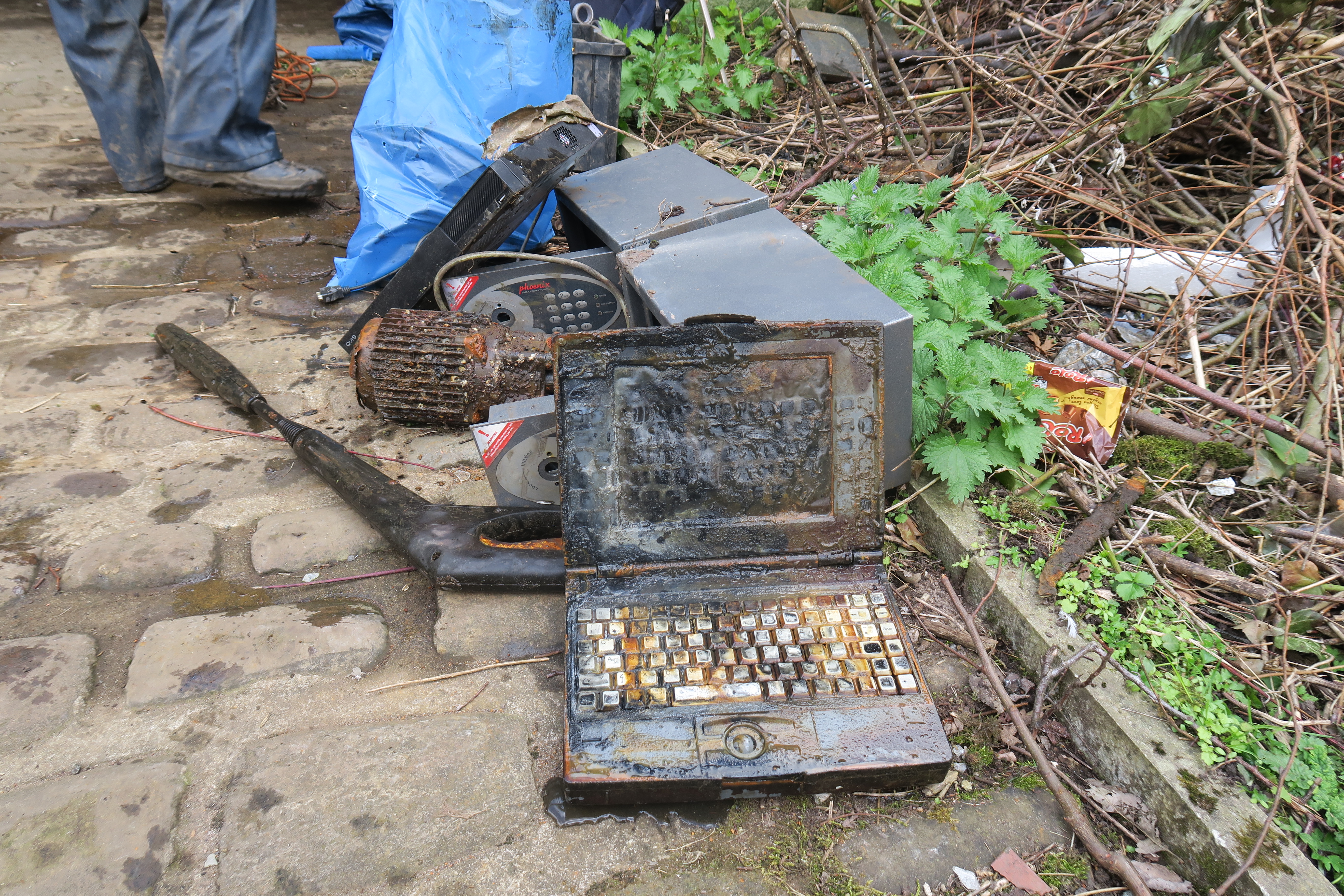 Old laptop and junk pulled out of the Manchester canal by Leeds Magneters