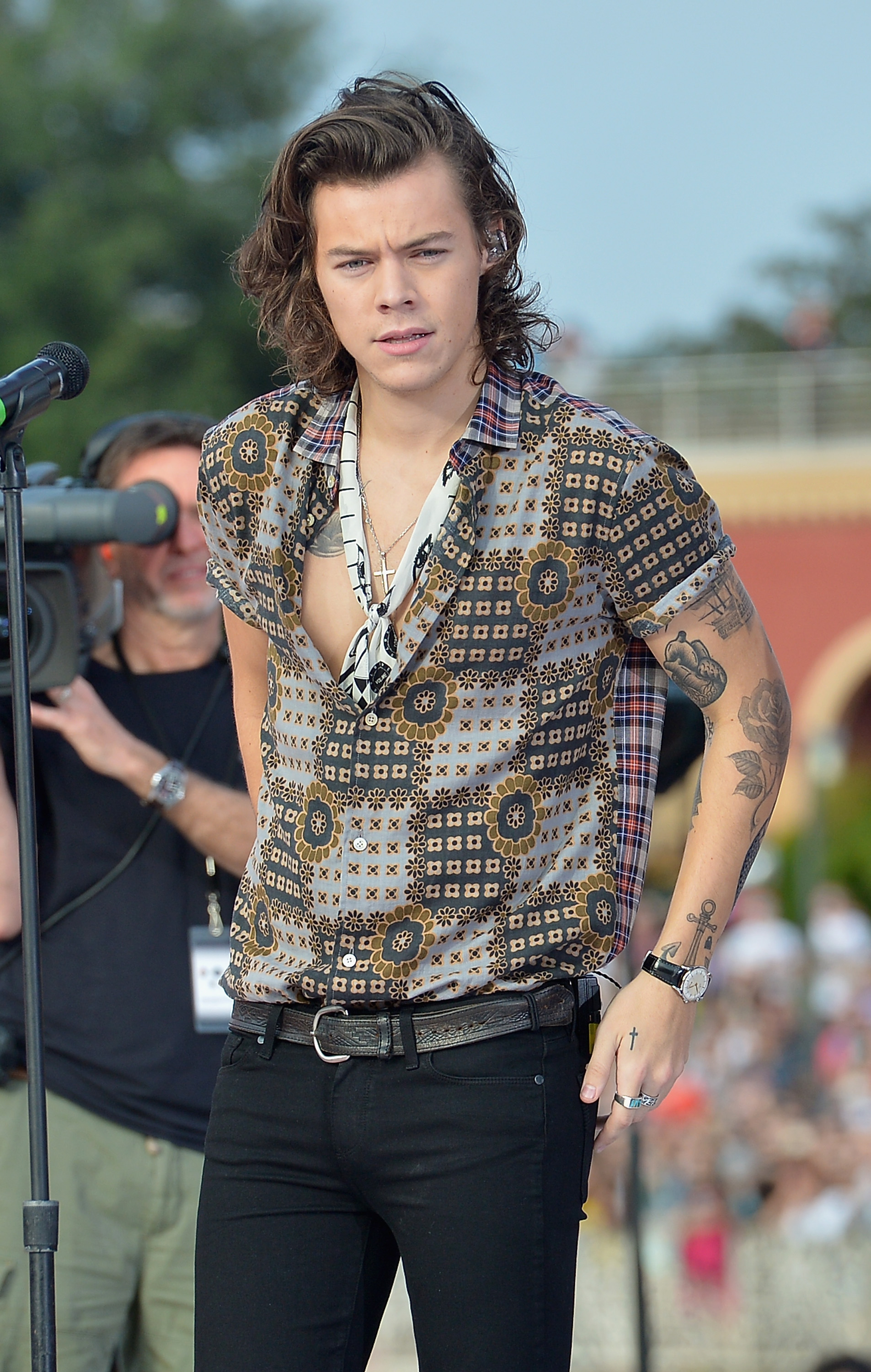 Harry Styles wearing a paisley shirt on the NBC Today show for the launch of the One Direction album Four