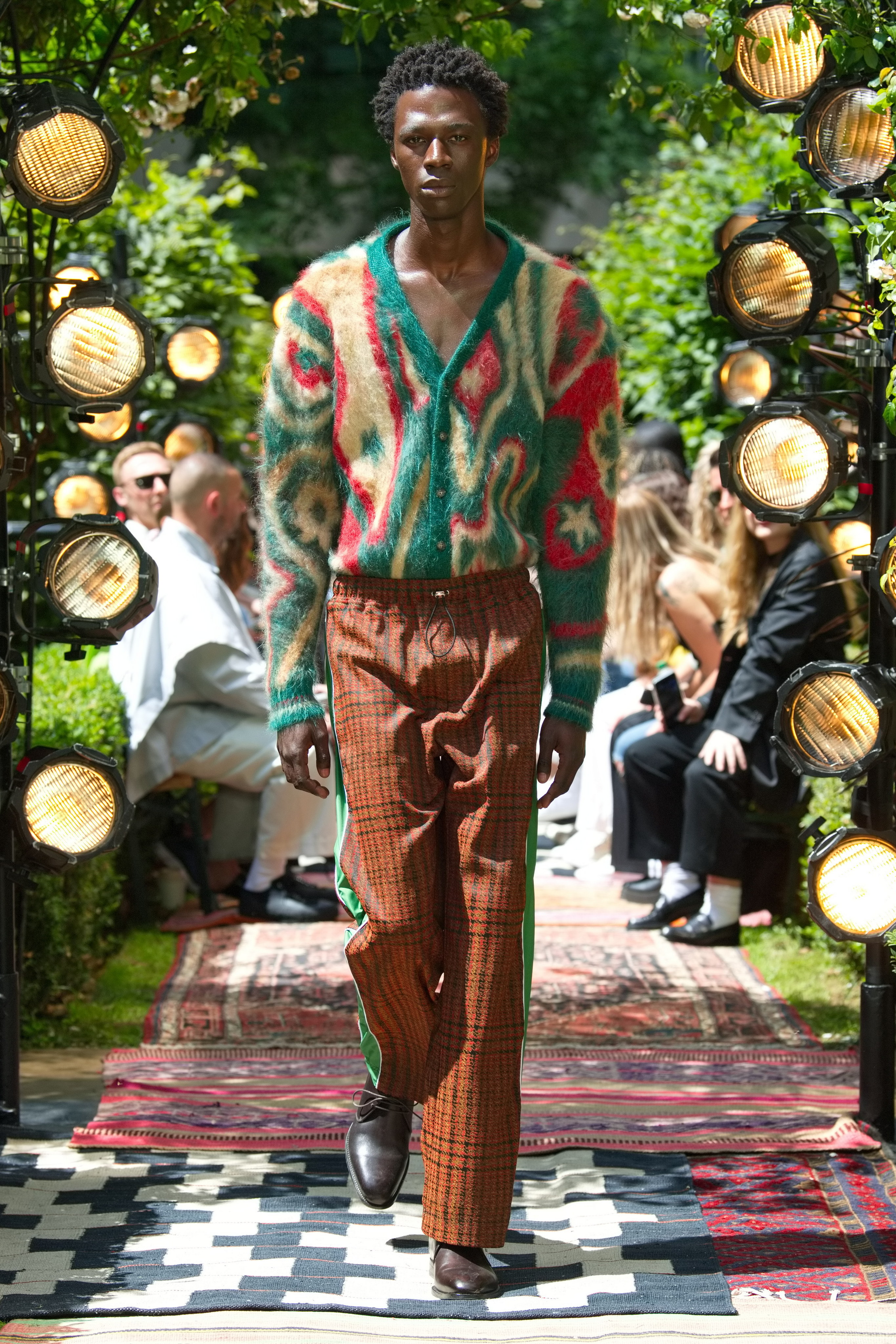 Héctor Bellerín on X: London Fashion Week Men's  📸@michaelatphotos #LFWM   / X