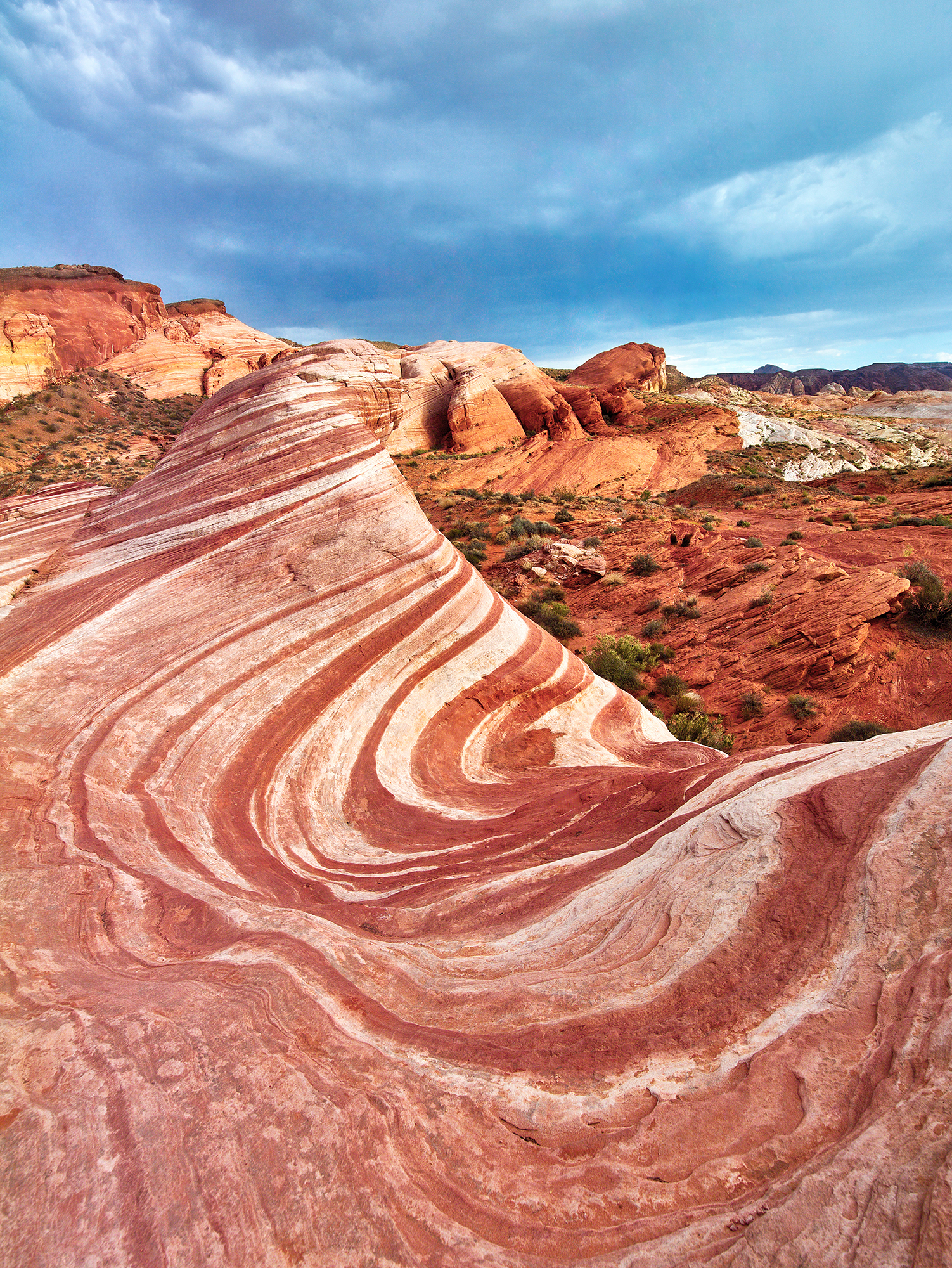 Photo of a huge red and white striped rock at Valley of Fire National Park
