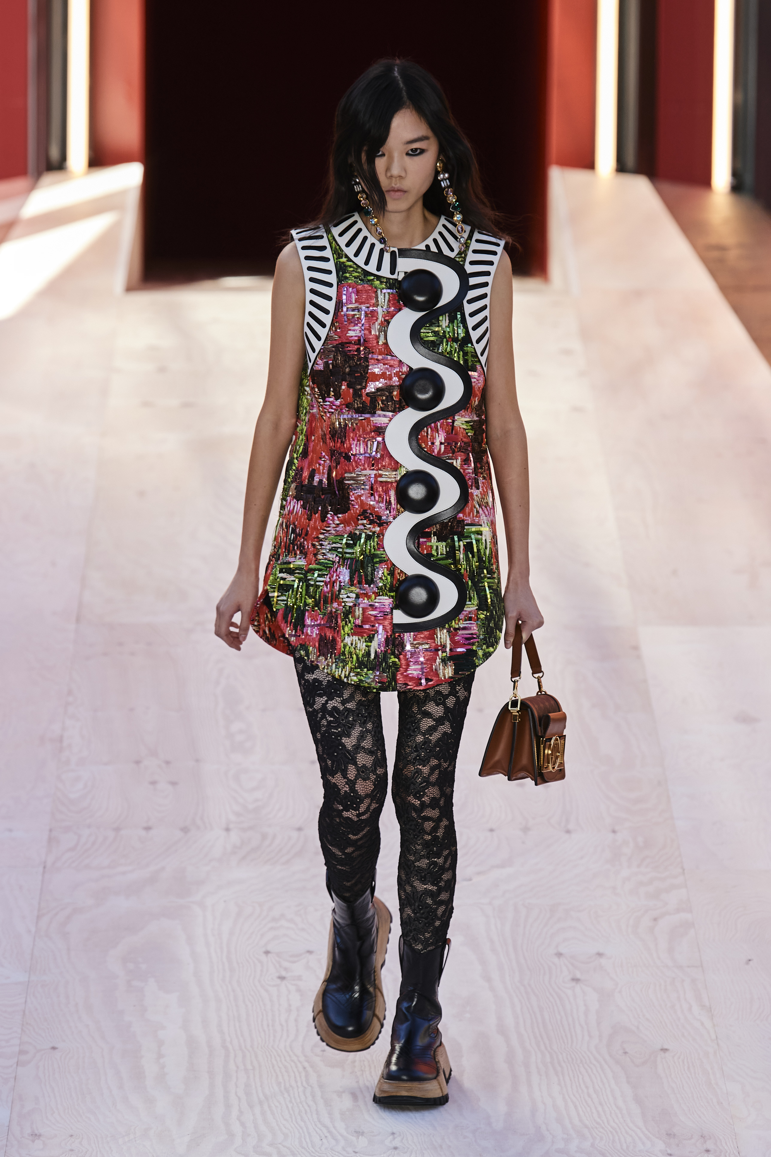 VIDEO / LOUIS VUITTON SPRING SUMMER 2020 RTW COLLECTION BY NICOLAS