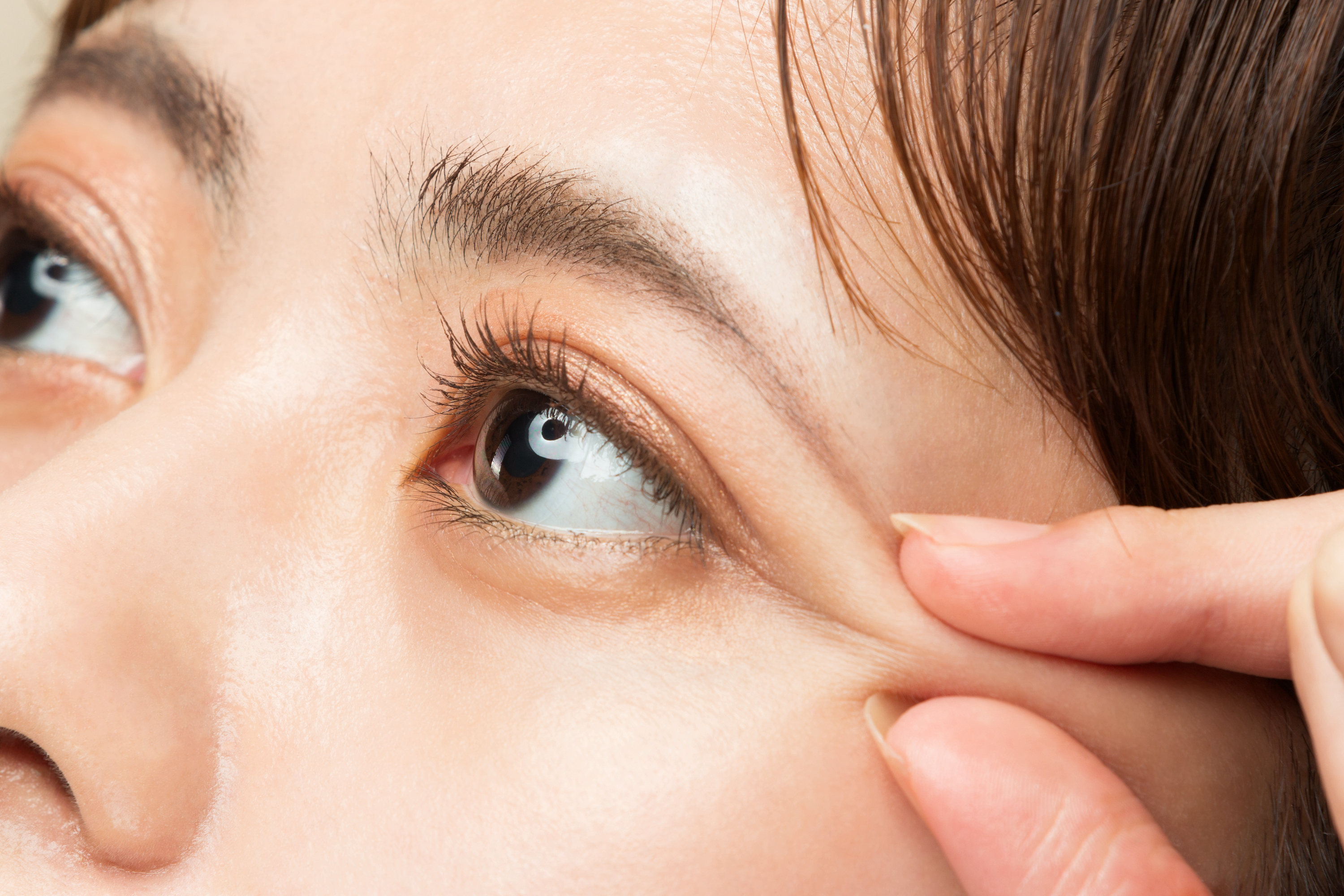 Mata akan terlihat lebih besar dengan kelopak ganda. Bentuk mata ini sangat populer di Jepang. Foto: Shutterstock.