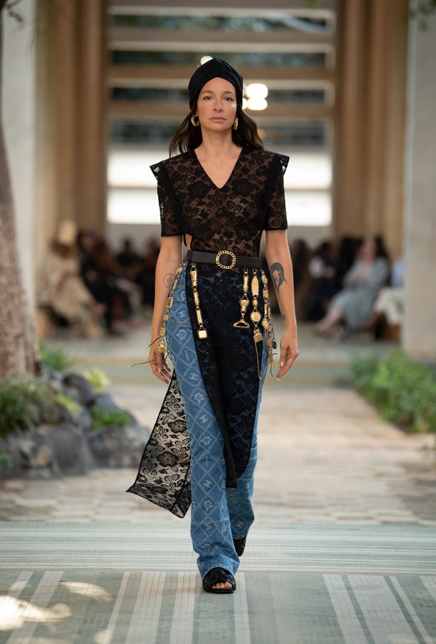 Chanel Pre-fall 2023 Review: the first European fashion house to