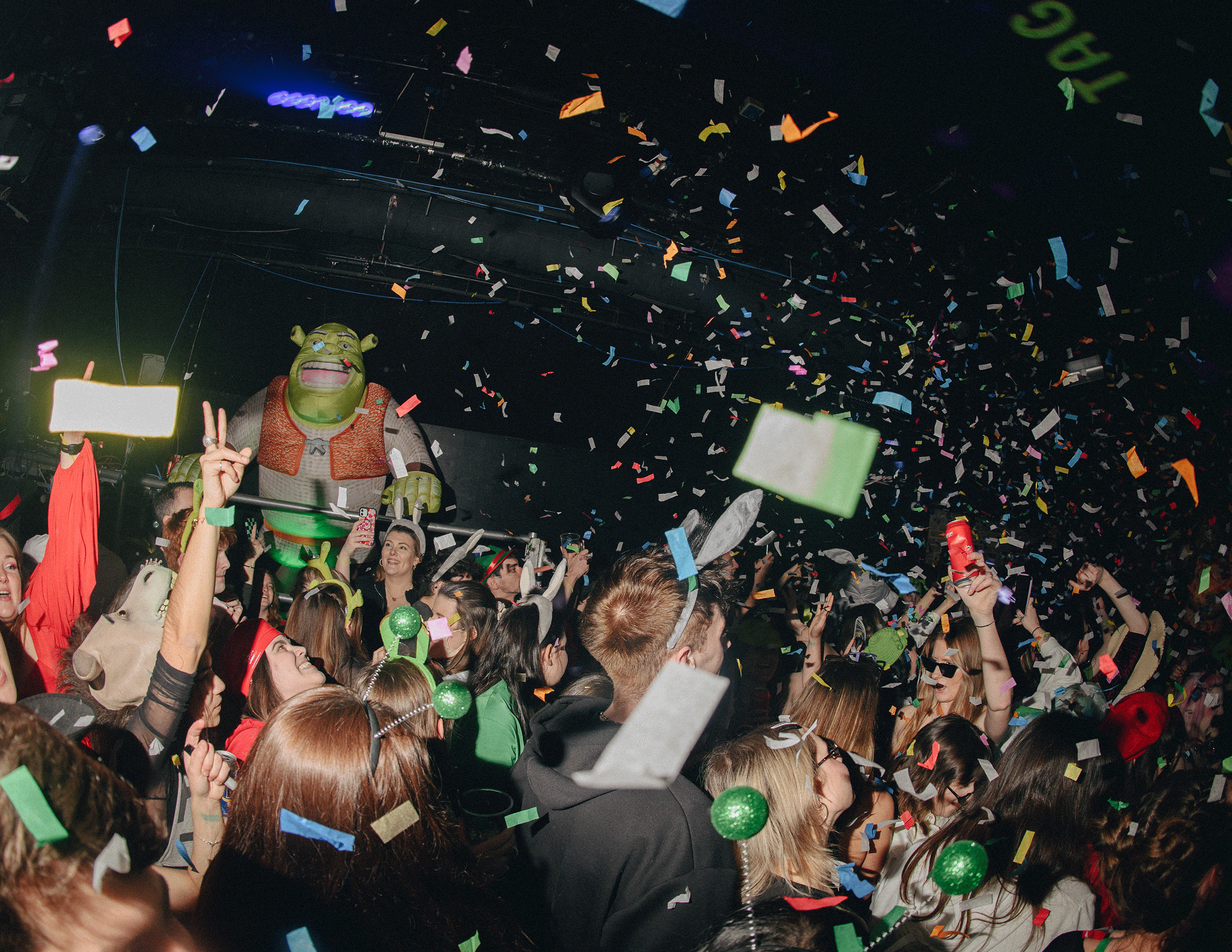 Shrek Rave, London: hujan confetti