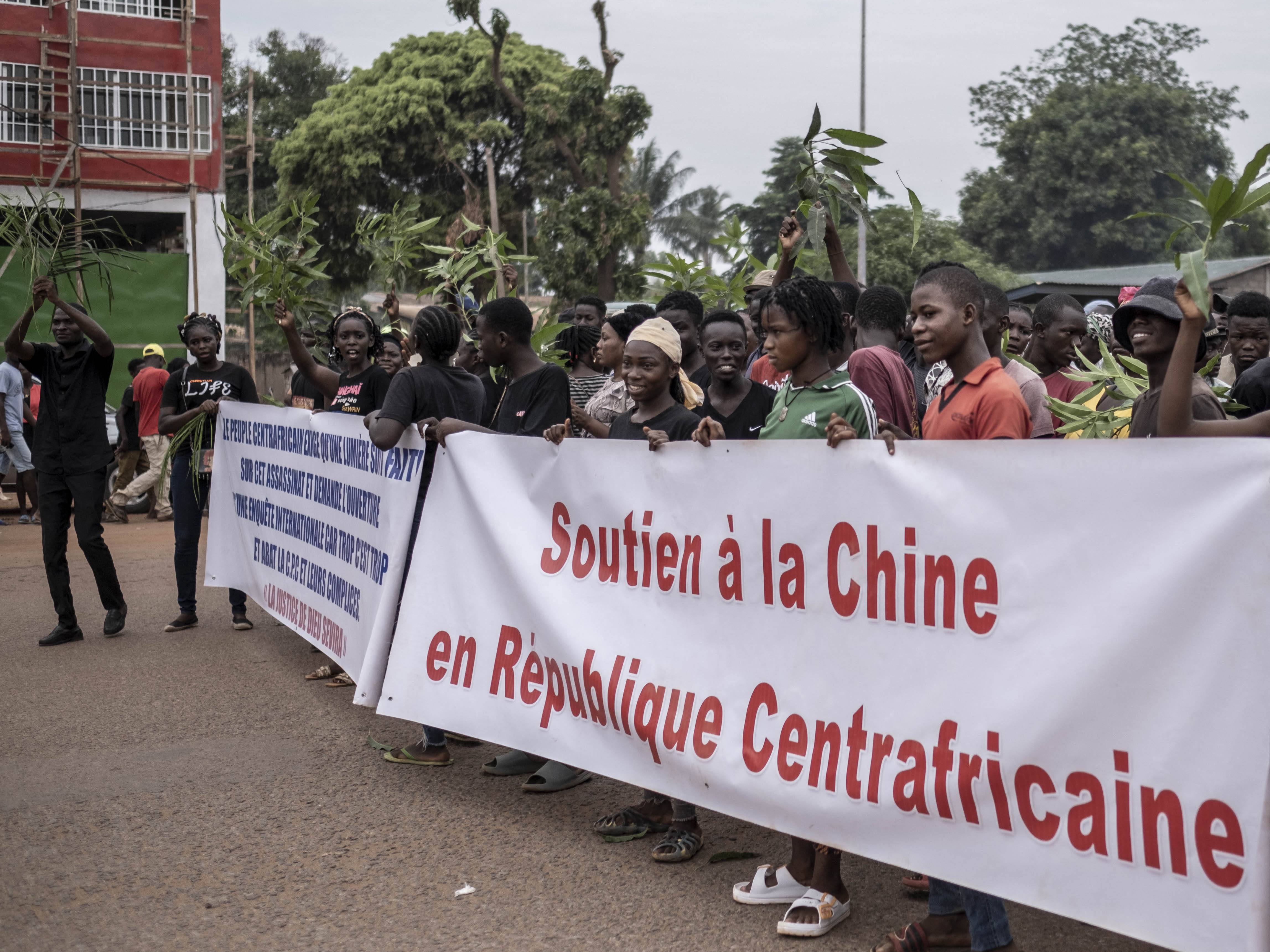 DEMONSTRATORS RALLIED IN SUPPORT OF CHINA AND RUSSIA'S PRESENCE IN CENTRAL AFRICAN REPUBLIC. PHOTO: BARBARA DEBOUT / AFP
