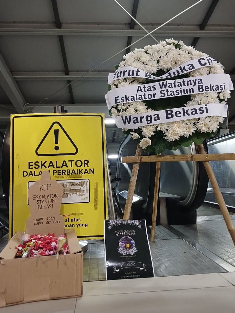 AnKer Bekasi Betulan Bikin Peringatan 100 Hari Matinya Eskalator Stasiun