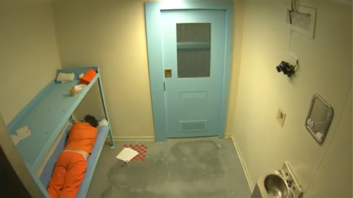 Why a VICE Producer is Livestreaming His Own Solitary Confinement