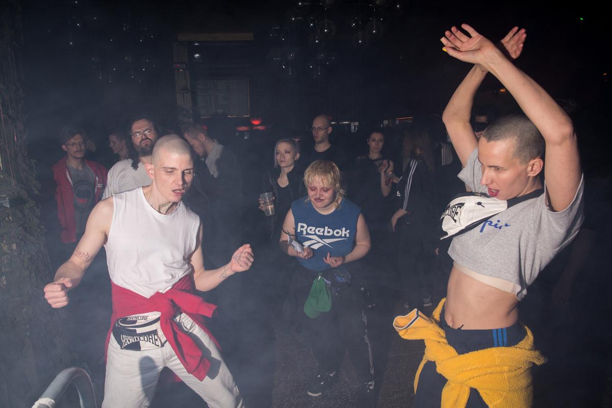 Kann Hardcore wieder ganz groß werden, wenn sich die Szene für Techno ...