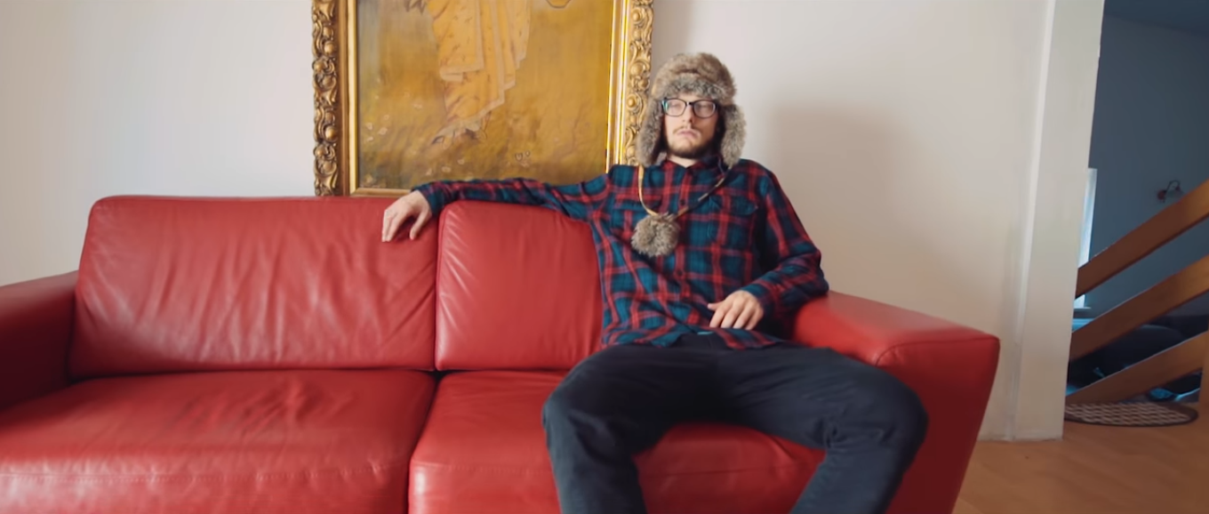 Adi Nowak z klipem do numeru "Wielokropek"