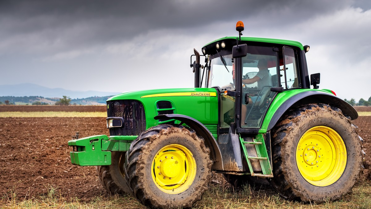 Why American Farmers Are Hacking Their Tractors With Ukrainian Firmware