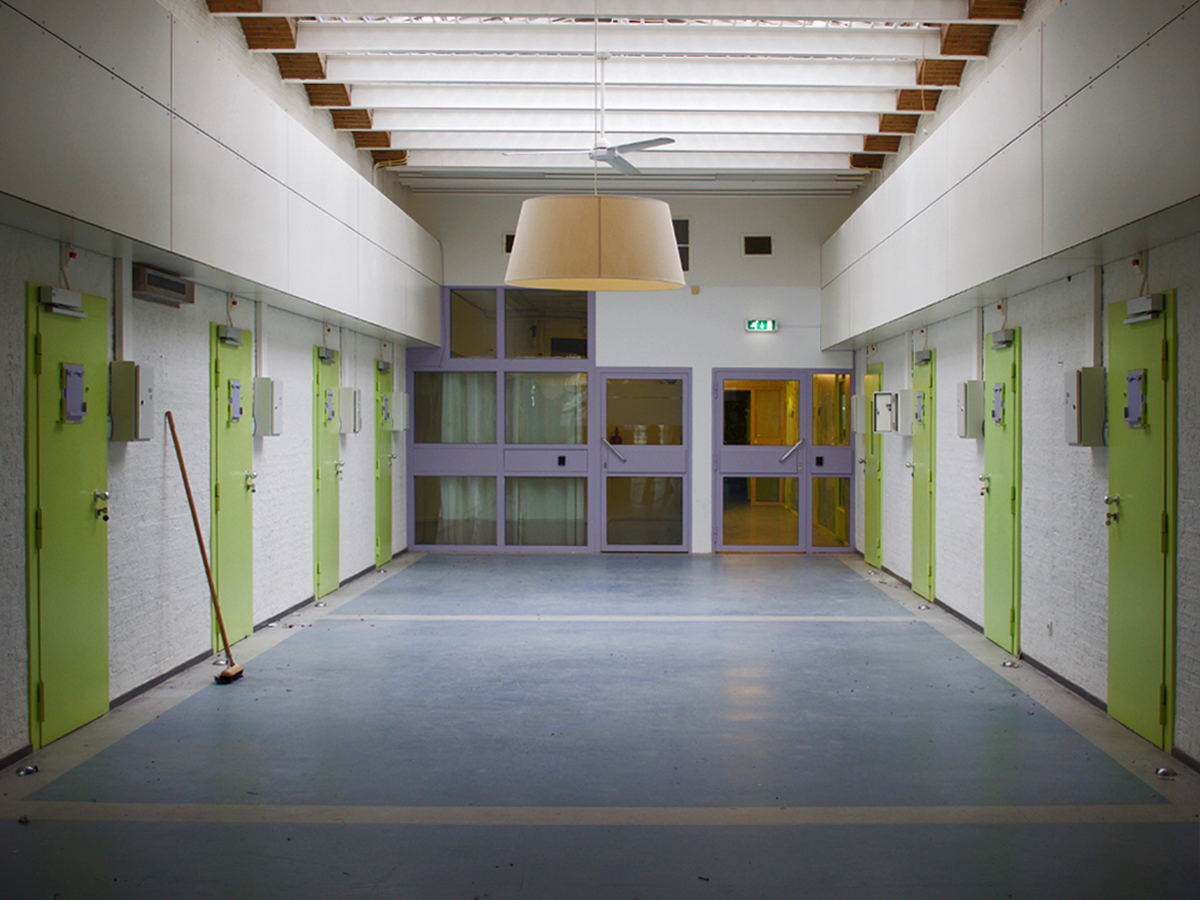 Foto’s van de vrouwenvleugel van een verlaten psychiatrische inrichting Foto’s van de vrouwenvleugel van een verlaten psychiatrische inrichting