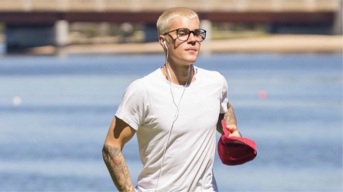 Formen fødselsdag professionel Gram Crumbs: Dedicated to Justin Bieber's Glasses