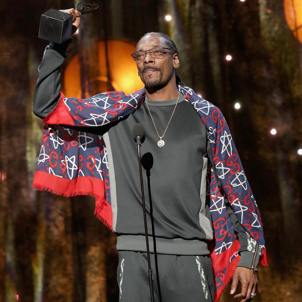 Snoop Dogg's Speech Inducting Tupac Into The Rock And Roll Hall Of Fame ...