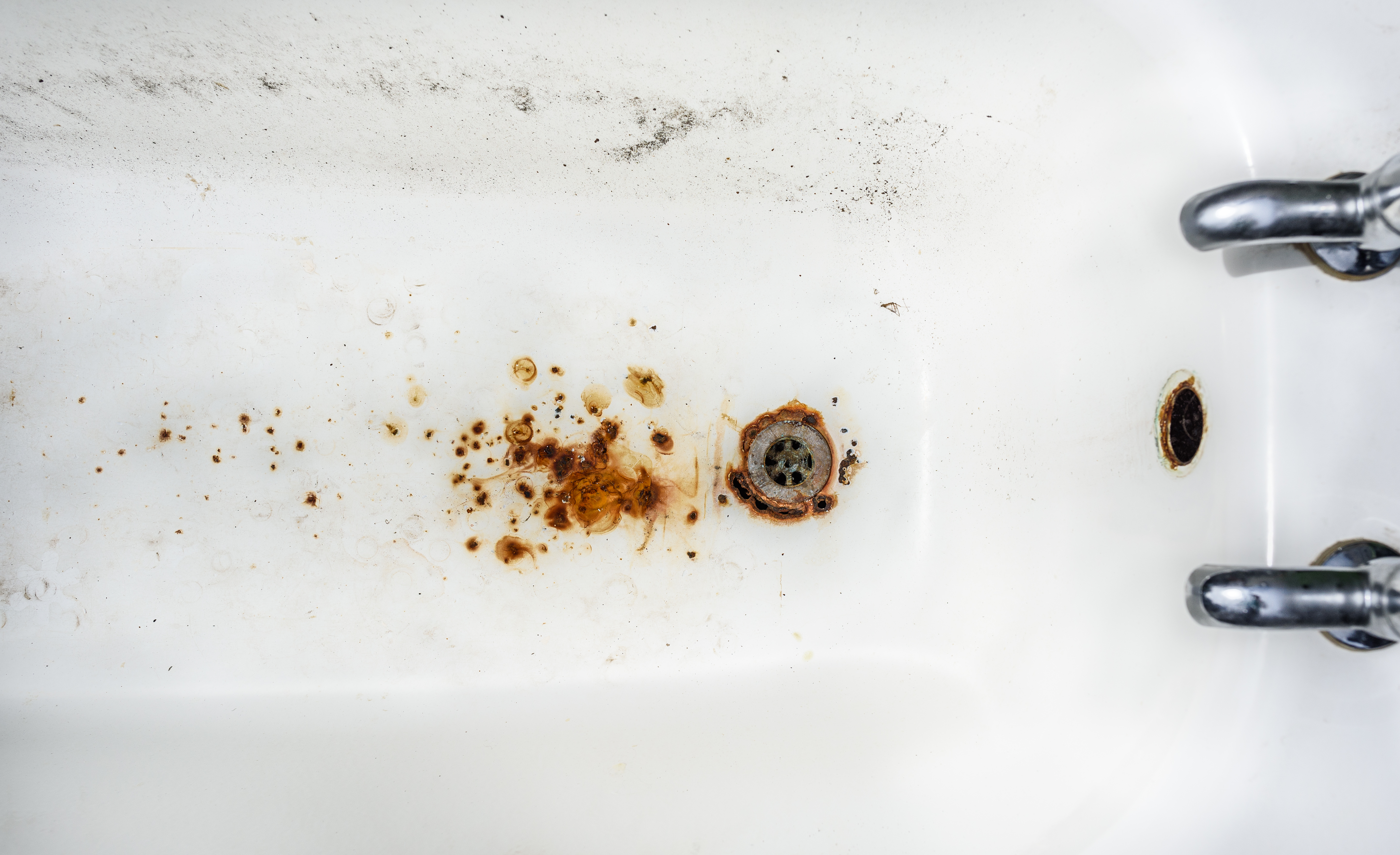 Are Baths Really More Gross Than Showers?