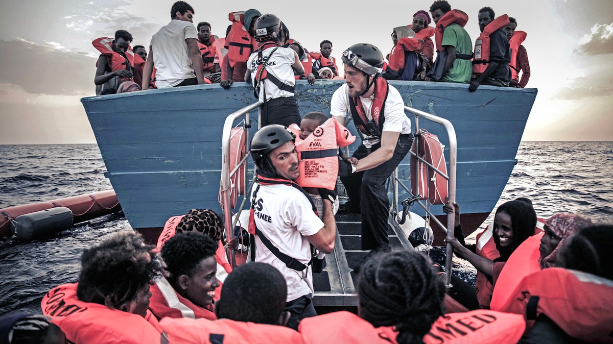 Wir Haben Mit Einem Seenotretter Gesprochen Der Flüchtlinge Aus Dem Mittelmeer Holt 