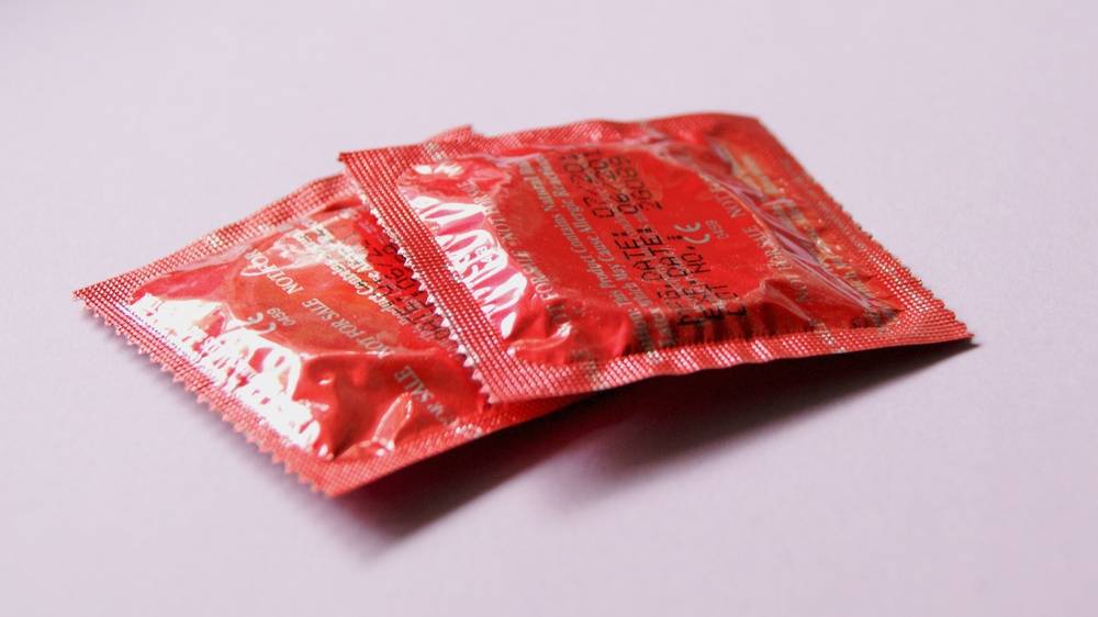 Resultado de imagen para Hombres que se quita el condón durante el sexo, la última muestra de violencia sexual.
