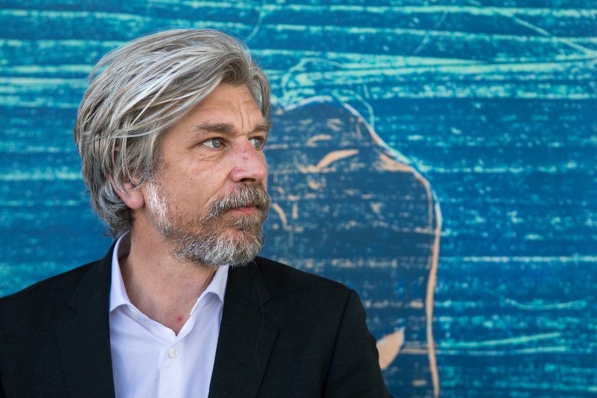 Karl Ove Knausgaard's Newest Struggle Is Art Curation - VICE