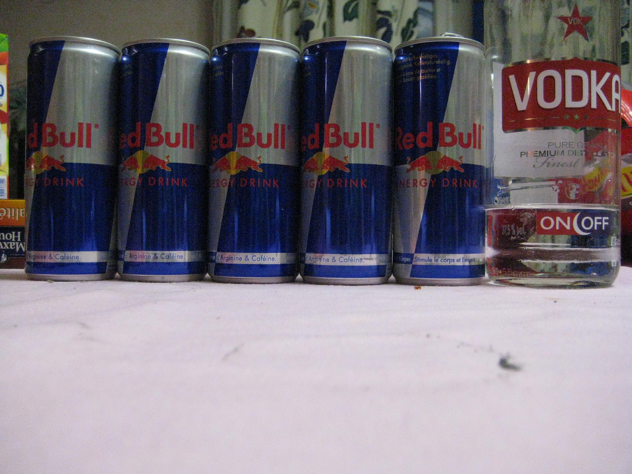 Scientists Say That Extra Buzz from Red Bull and Vodka Is All in Your Head