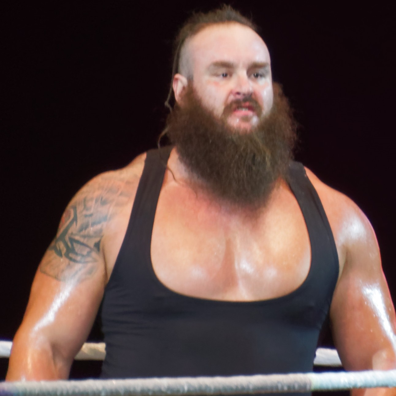 A strowman twin? braun is WWE: RAW: