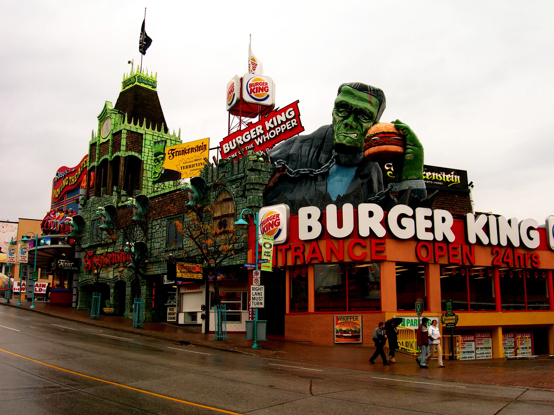 I Tried To Find the Worst Bar in Niagara Falls