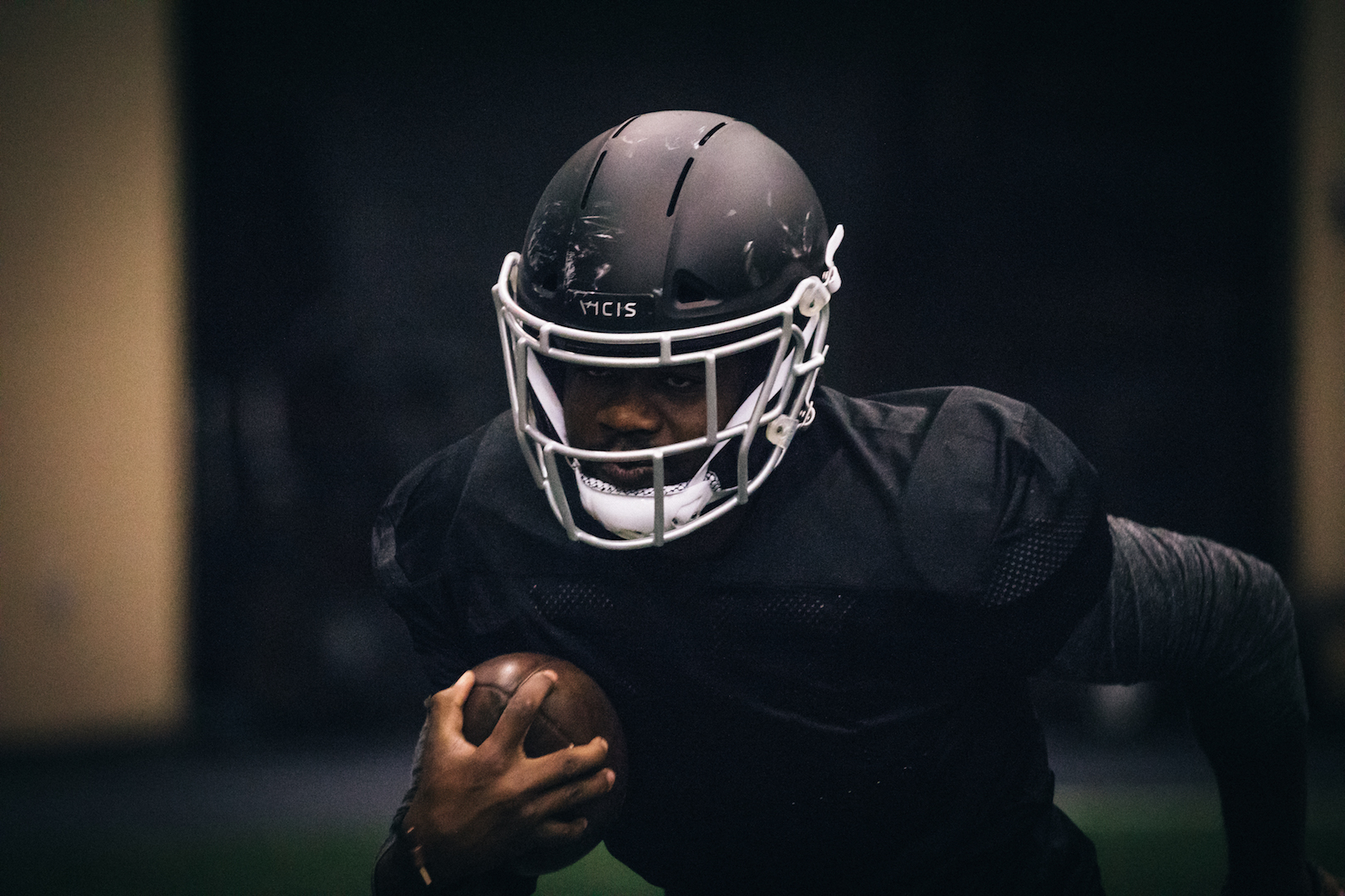 NFL teams are using a new, safer helmet — the Vicis Zero1