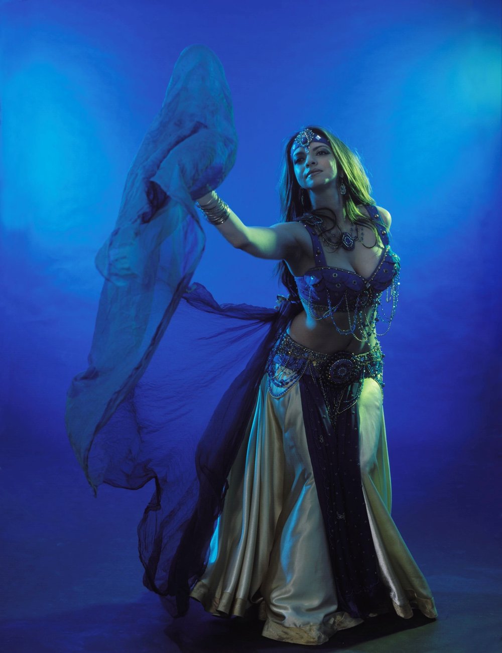 The Women Fighting Sexist, Racist Stereotypes Around Belly Dancing pic