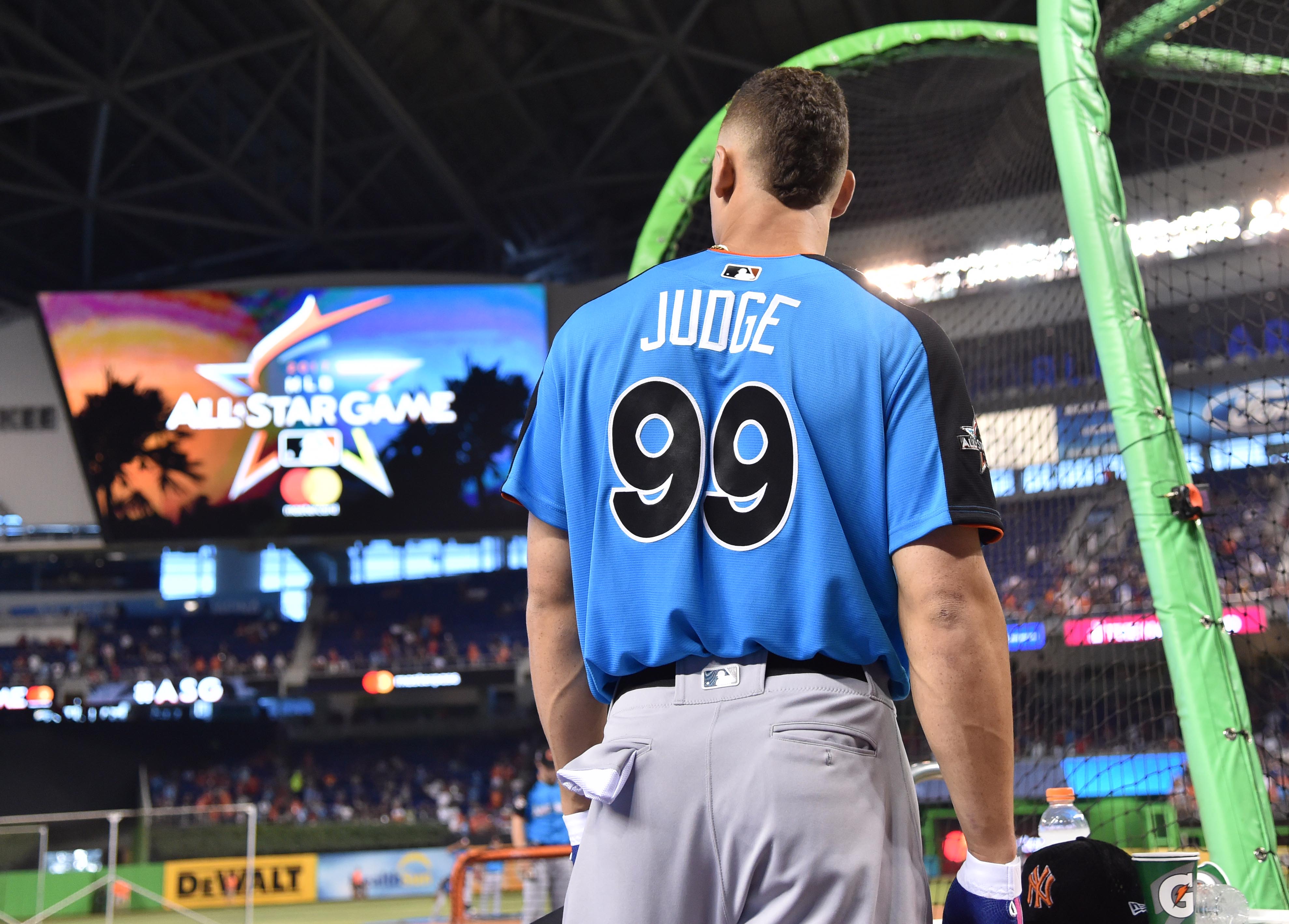 Aaron Judge hits roof at Home Run Derby (video) - Sports Illustrated