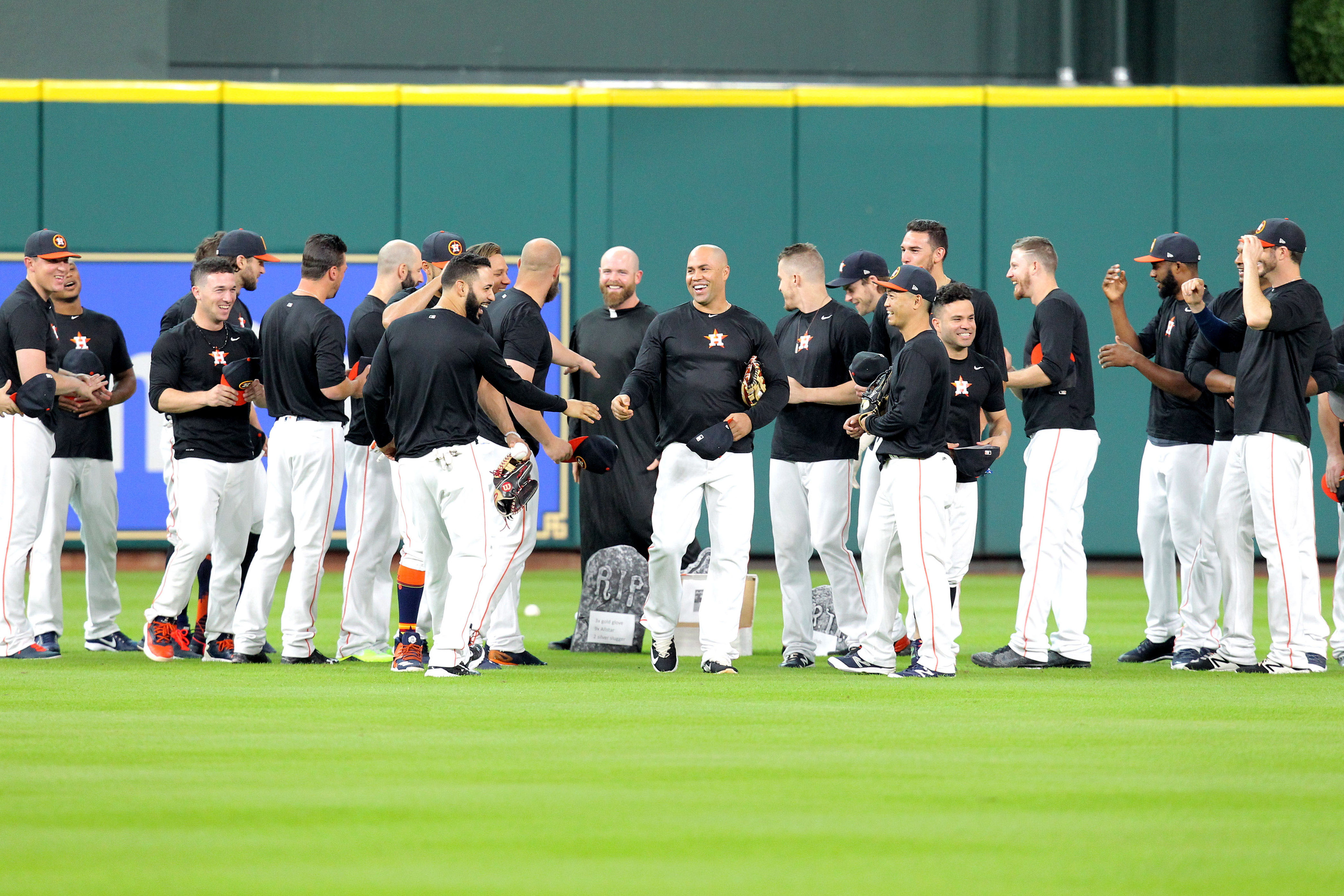 Houston Astros hold funeral for Carlos Beltran's glove