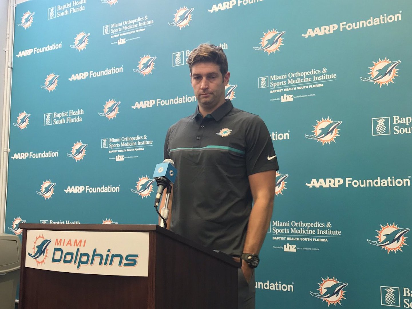 Stud Jay Cutler making different kind of impression on Dolphins