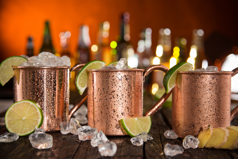 Le tazze di rame per il Moscow Mule potrebbero essere velenose