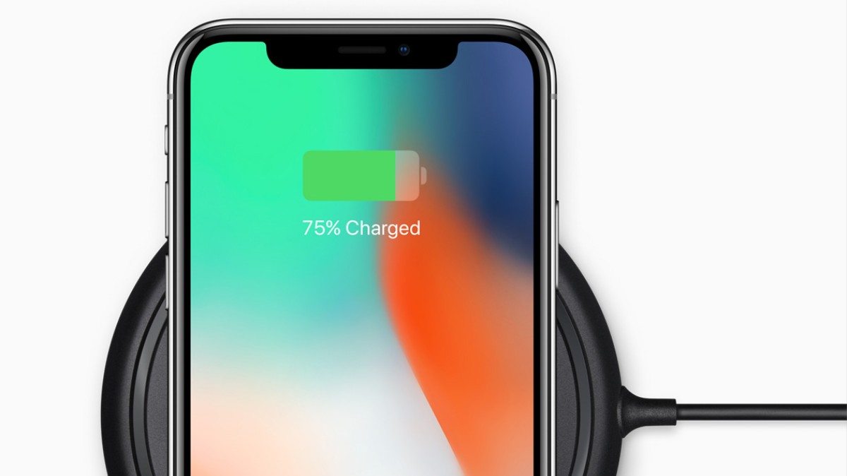 Как правильно заряжать айфон. Iphone 11 Wireless Charger. Iphone 11 Wireless Charger Repair. Смартфон Apple iphone 11 зарядка. Смартфон Apple iphone 13 зарядка.