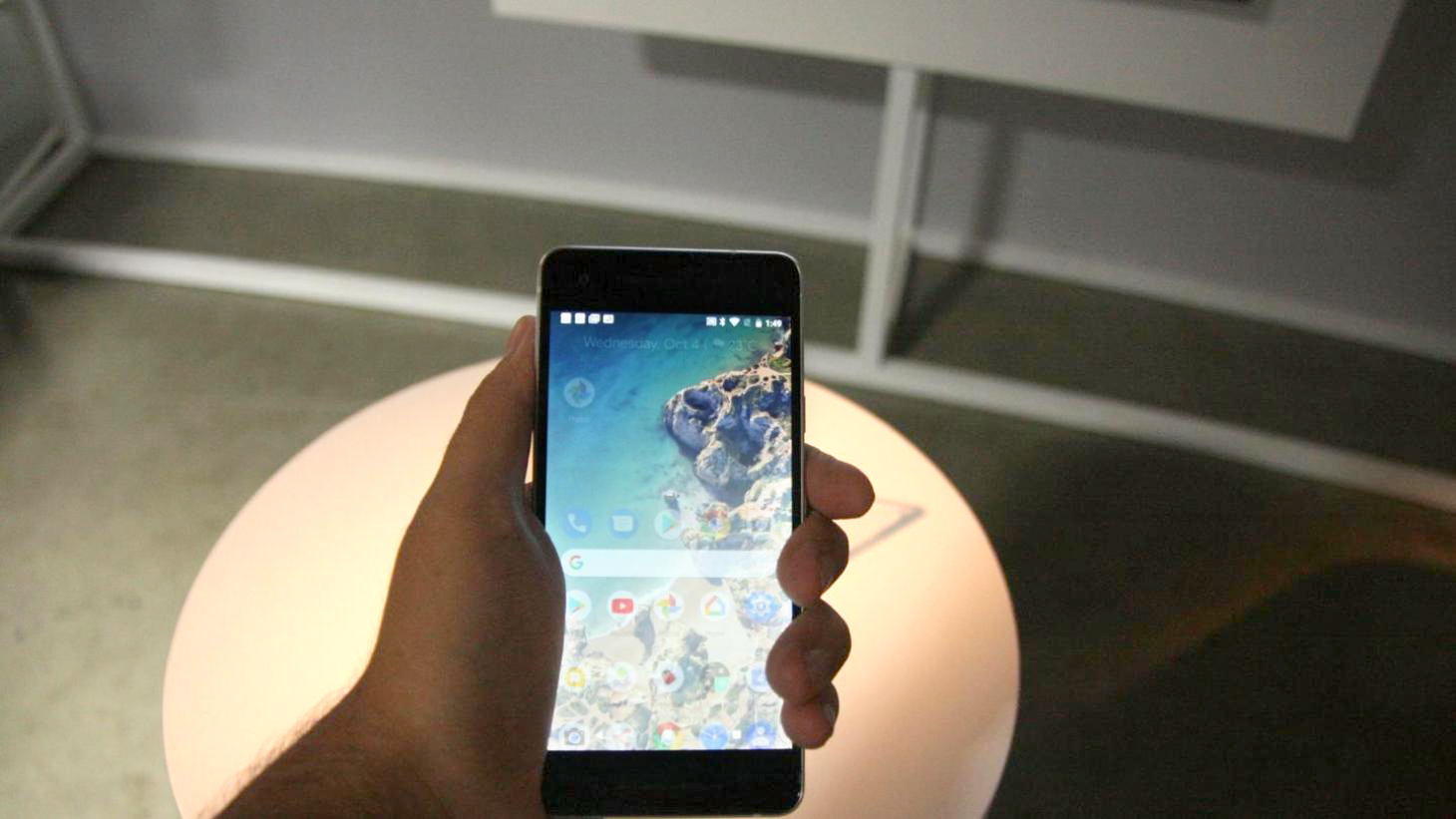 Googles nieuwe telefoon kan je billen van je vingers onderscheiden