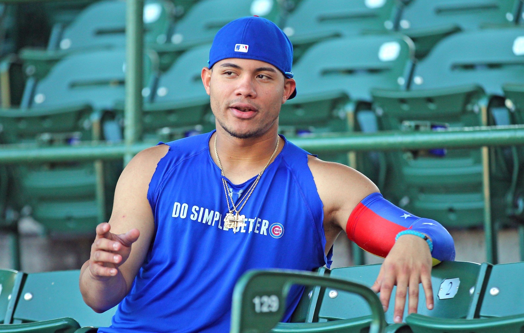 Willson Contreras, Cubs star, gets rejected by Mia Khalifa, former