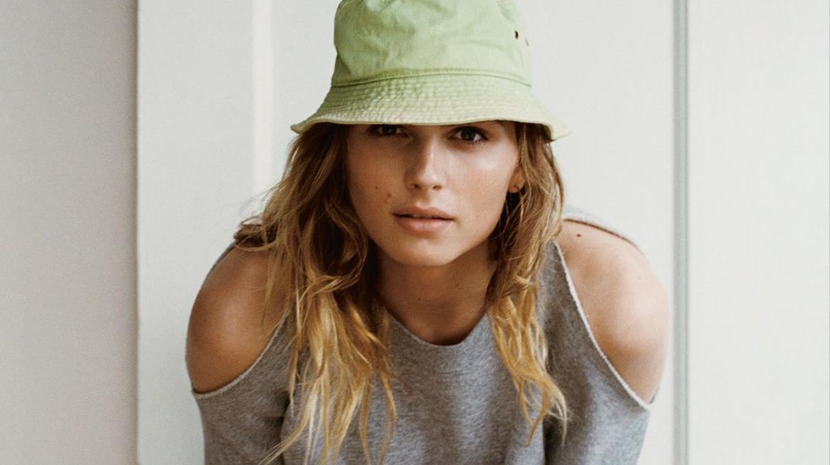 Andreja Pejic Becomes The First Transgender Model To Sign 