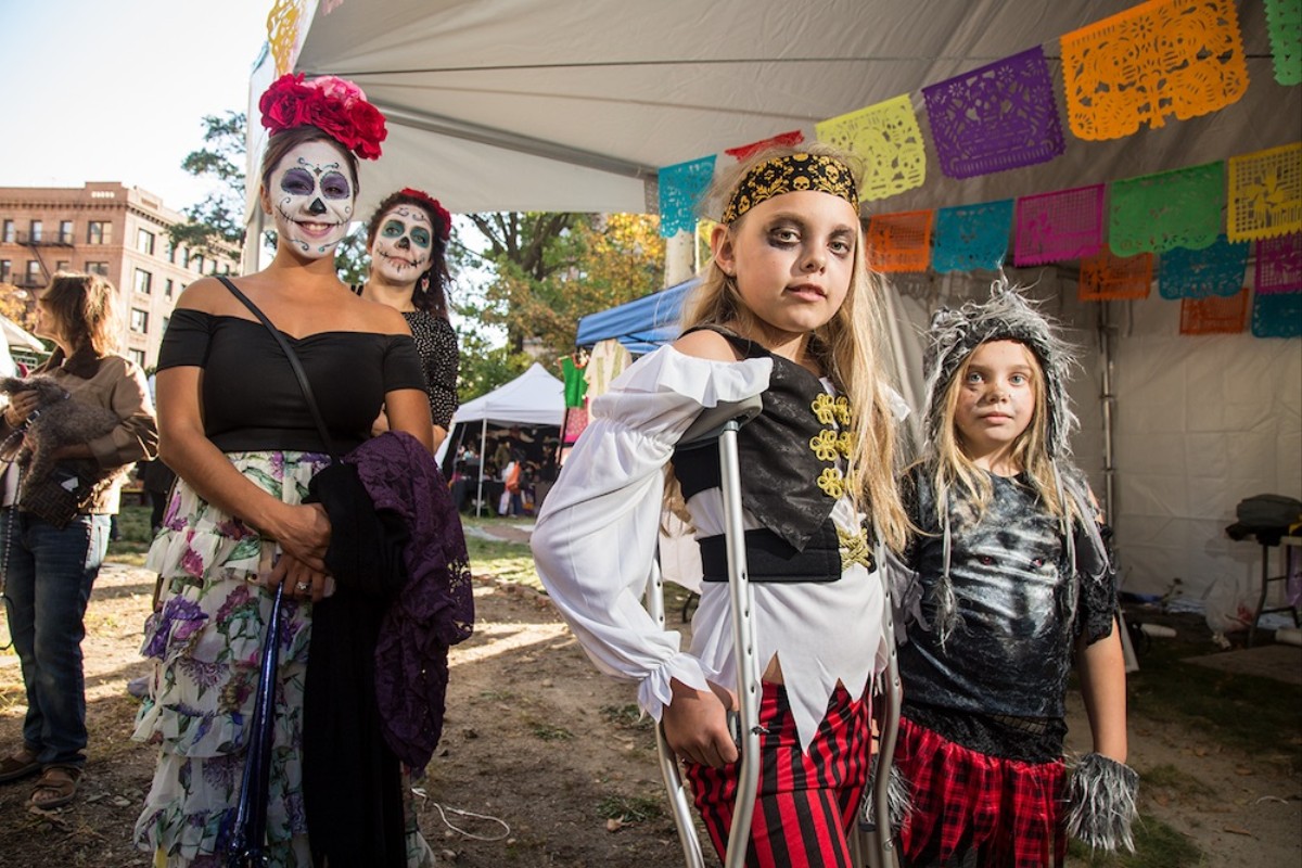 NYC's Day of the Dead Gathering Celebrates Life, In Photos - Broadly