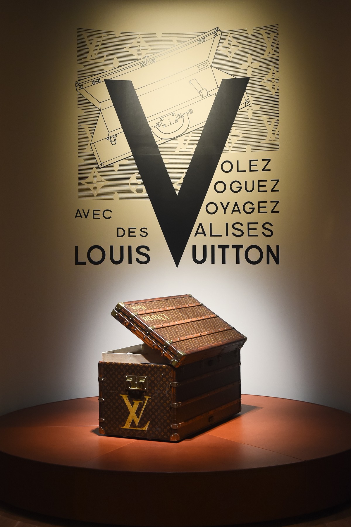 How a Louis Vuitton Trunk is Built