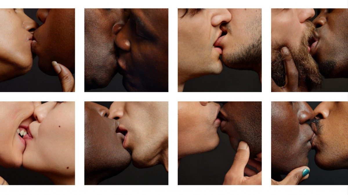 Как целоваться с языком с девушкой в первый раз инструкция для парней фотографии по шагово
