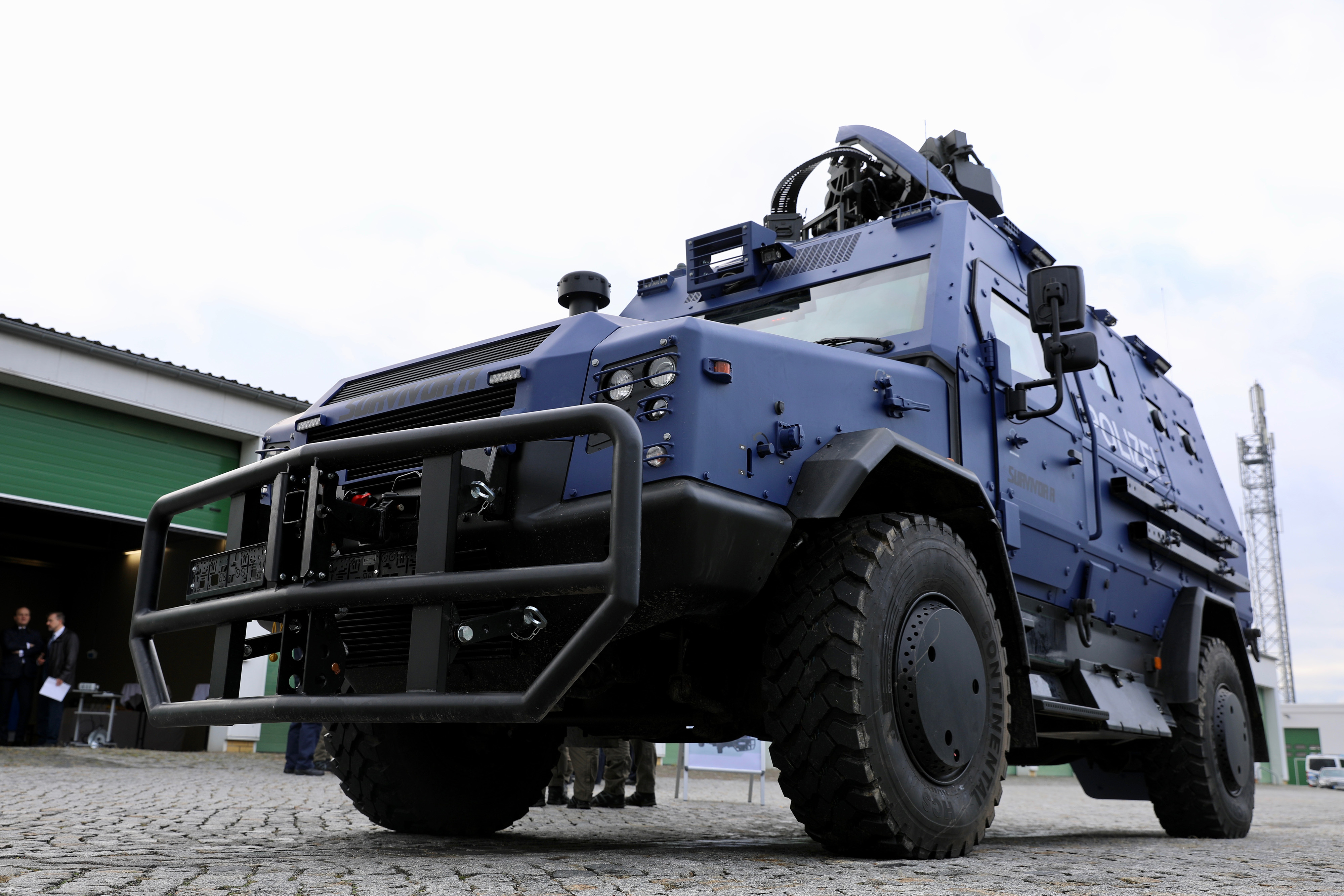 Sachsen Neuer Polizeipanzer Survivor R Sorgt Fur Eklat