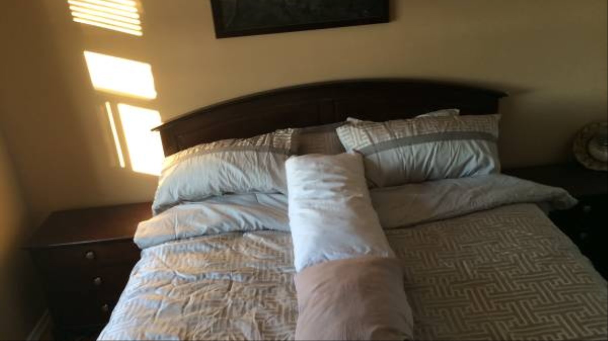 Toronto Al Opportunity Share A Bed, King Size Bed Divider