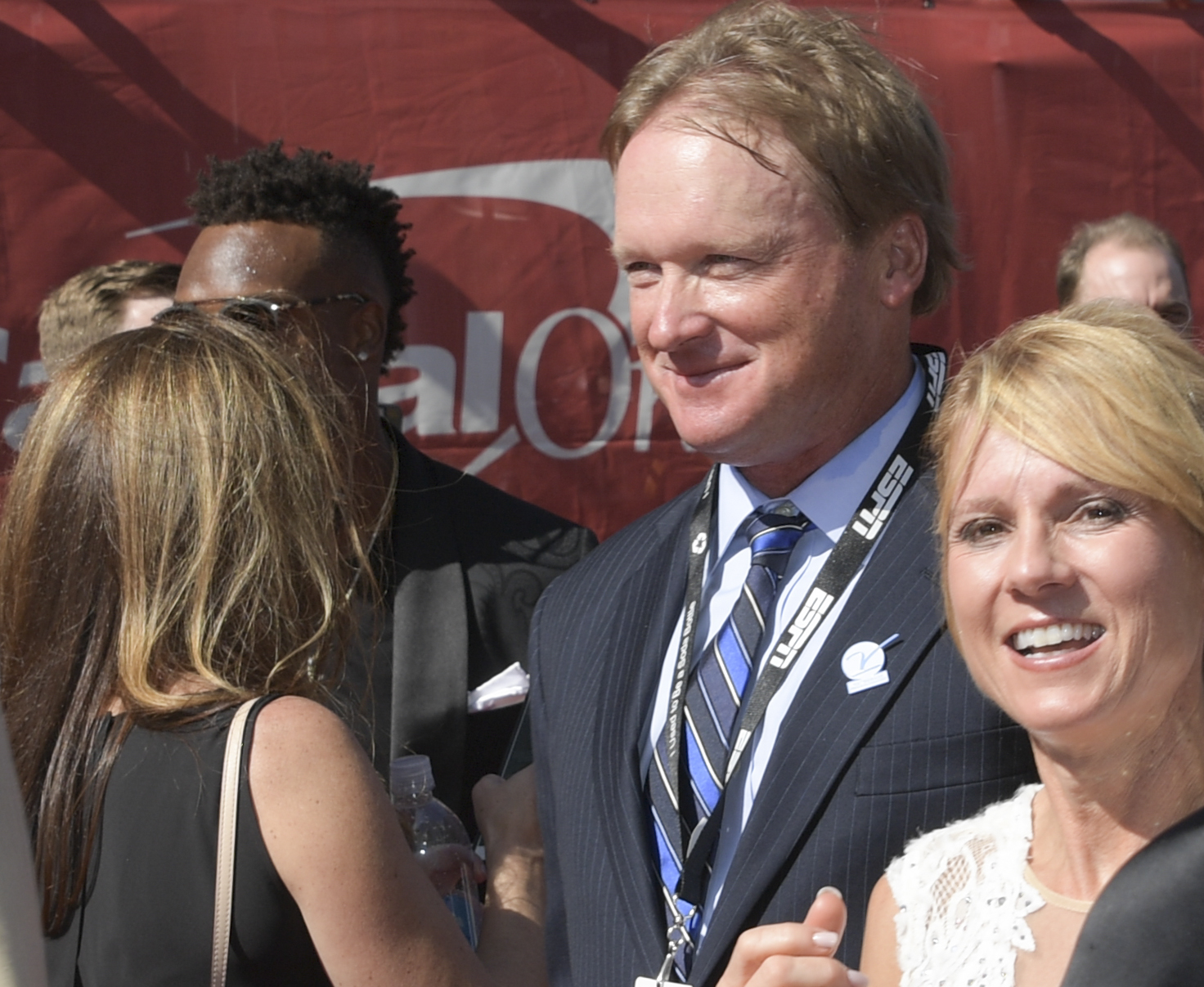 Reports: Oakland Raiders set to hire Jon Gruden for $100 million