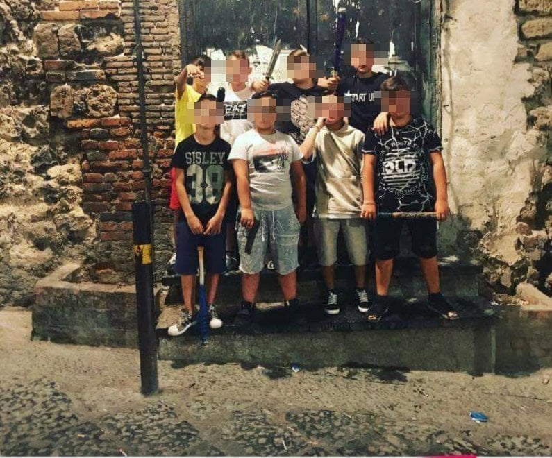 Cosa c'è dietro il fenomeno delle 'baby gang' di Napoli