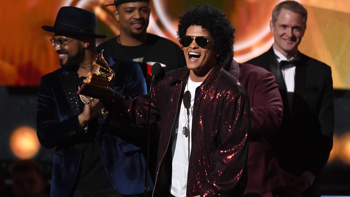 Bruno Mars Swept the 2018 Grammys Because They Love Smooth Music - VICE