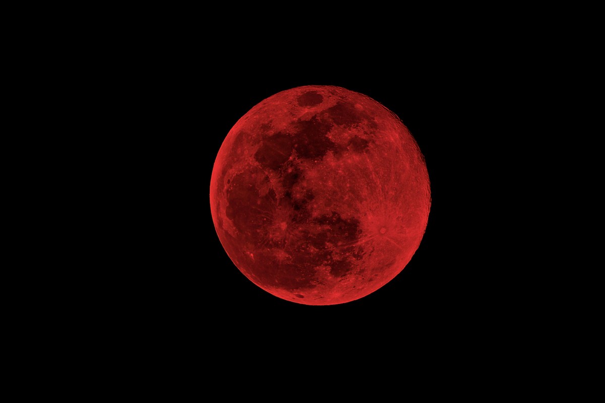 We're Getting a Blood Moon, a Blue Moon, and a Supermoon Eclipse, All