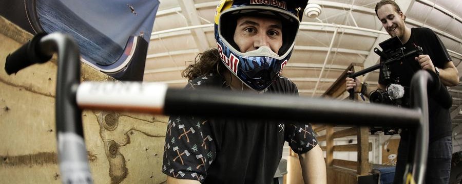 Xスポーツを揺るがす 慢性外傷性脳症とヘルメットの関係 Xスポーツを揺るがす 慢性外傷性脳症とヘルメットの関係