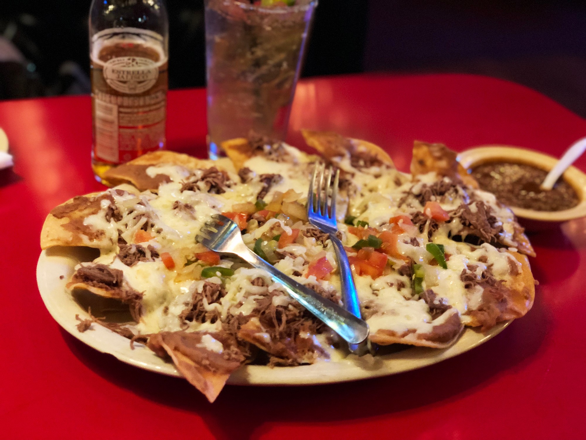 An El Paso Dive Bar Is Serving Some Of The Best Nachos In America