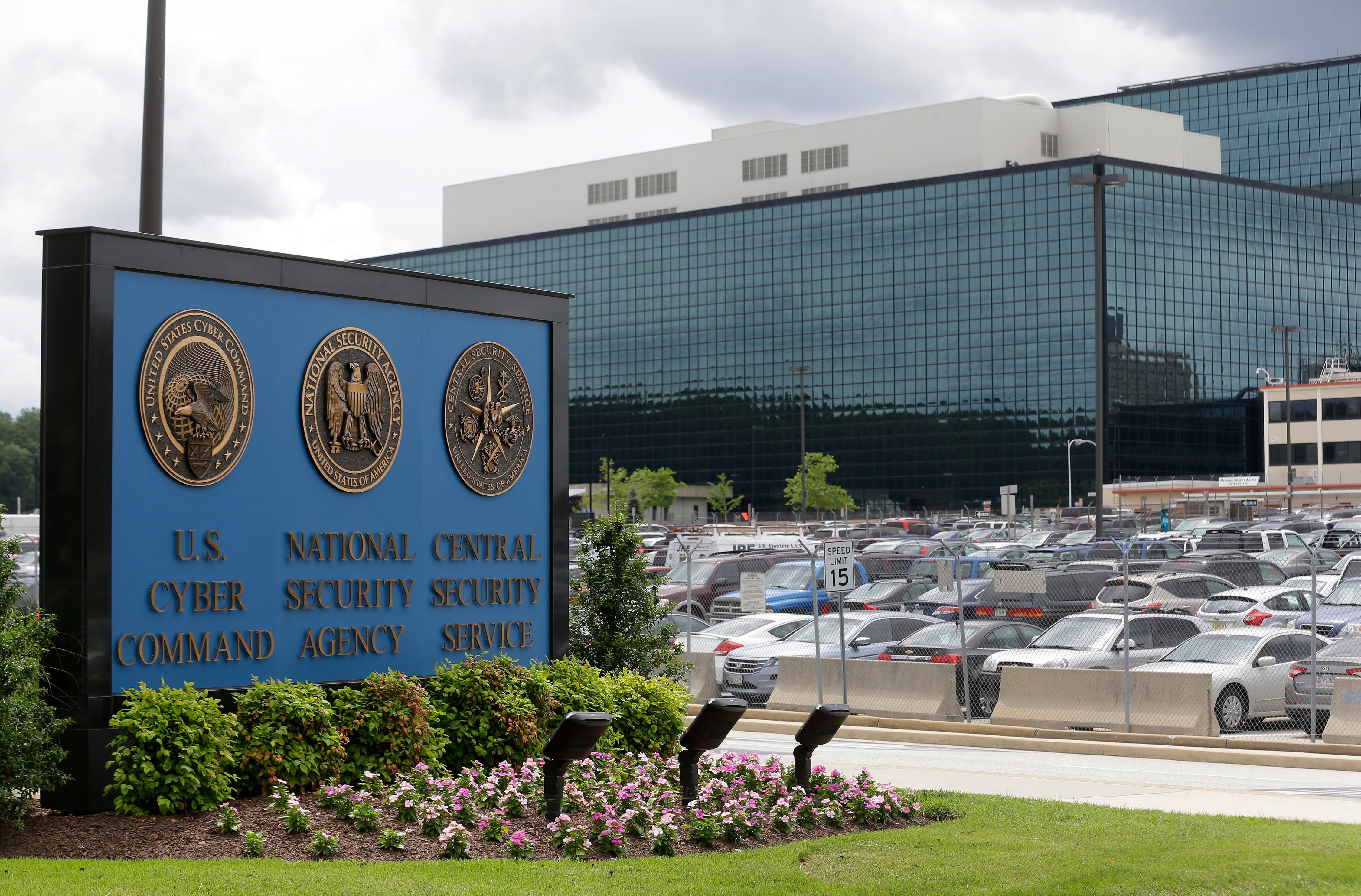 Suspect in NSA incident in custody; 1 officer injured – VICE News