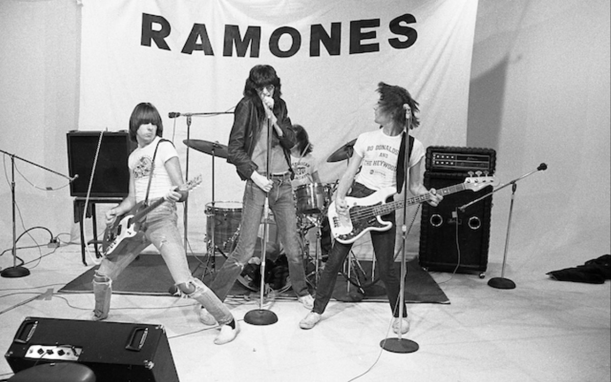 初代マネージャー ダニー フィールズと写真で振り返る初期ramones